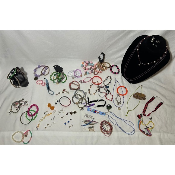 Jewelry - 1-2lbs Assorted Women's Jewelry Lot Bracelets Necklaces Earrings Charms Clips
